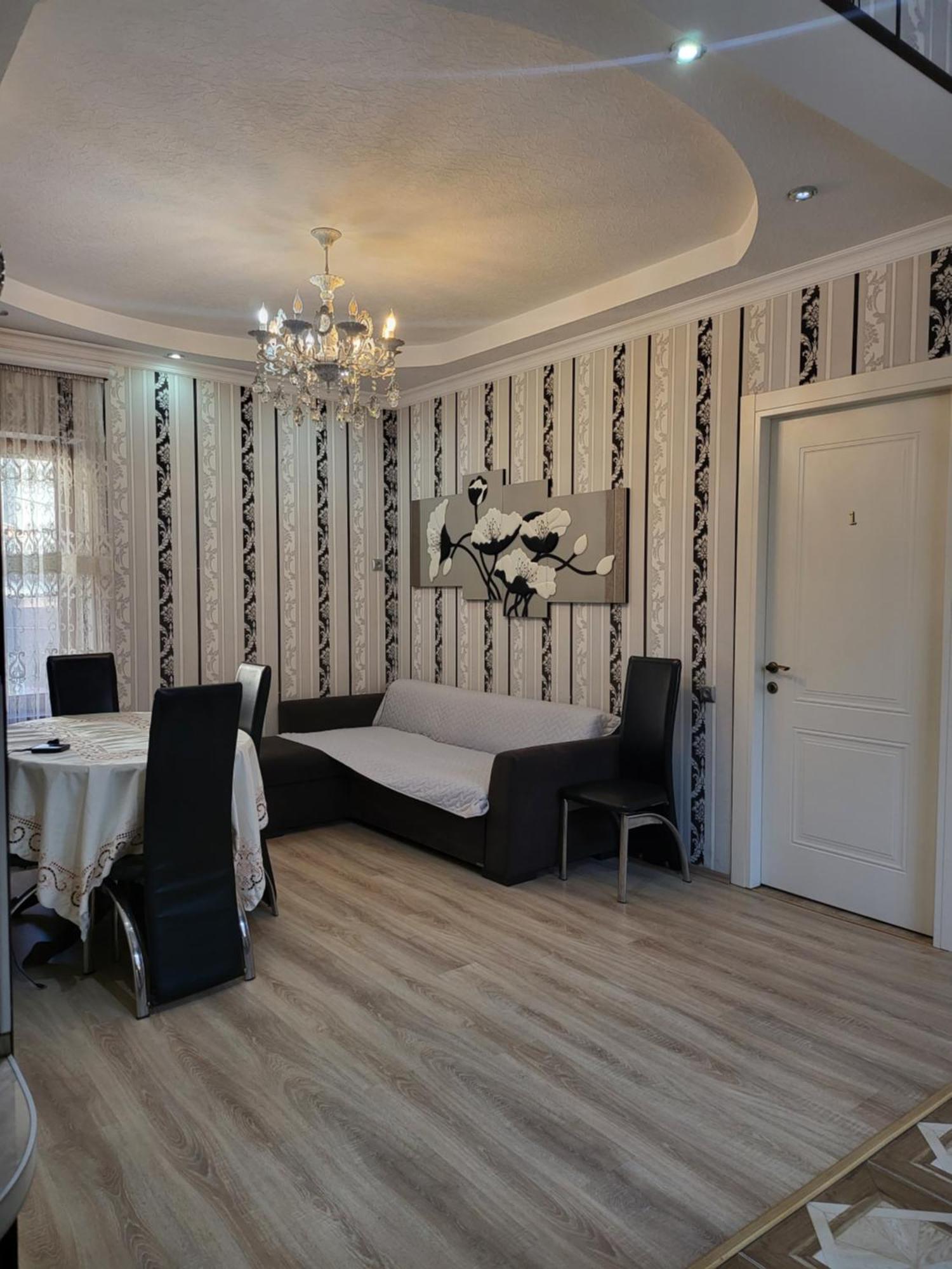 Guesthouse Sabina Tbilisi Esterno foto