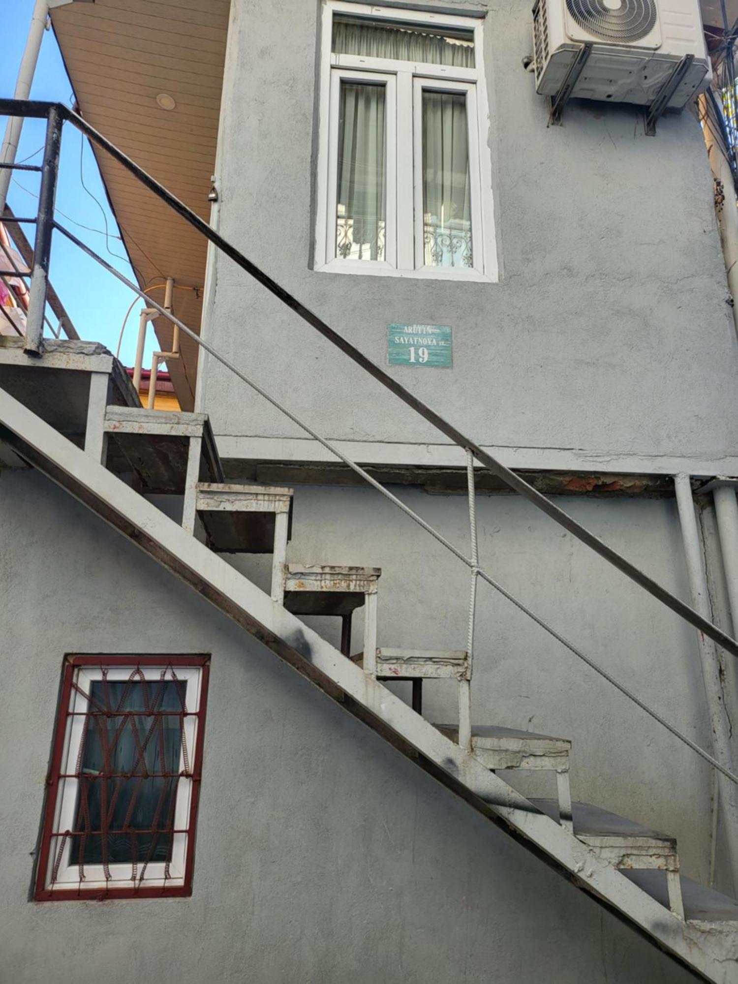 Guesthouse Sabina Tbilisi Esterno foto