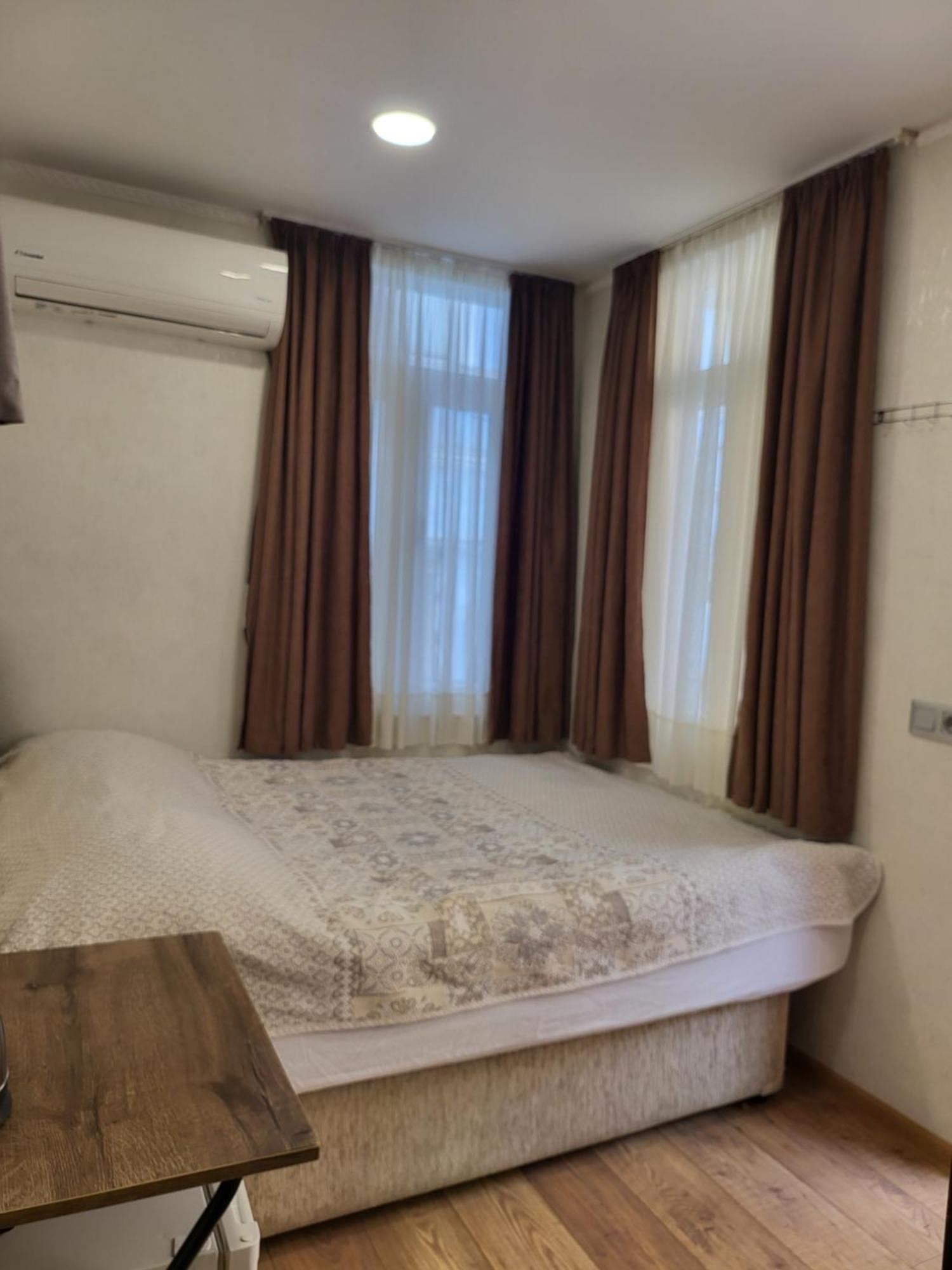 Guesthouse Sabina Tbilisi Esterno foto
