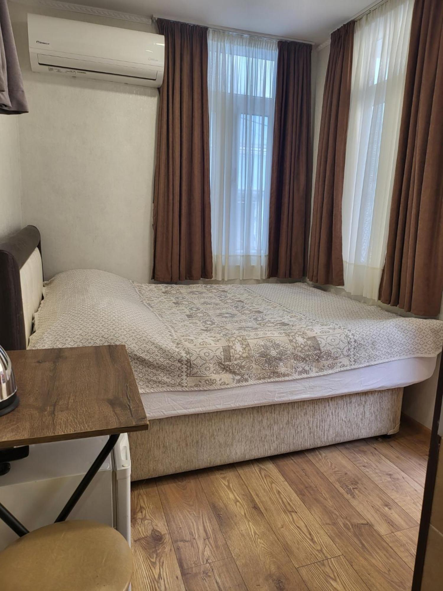 Guesthouse Sabina Tbilisi Esterno foto
